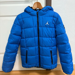 (170 XL) 나이키 조던 에센셜 키즈 주니어 패딩 IO2559-424