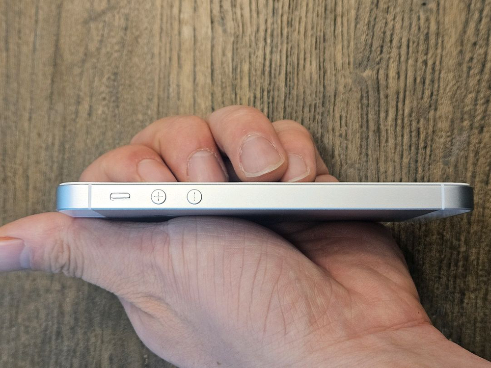 [새상품급/순정] 아이폰se1 실버 128g 무음카메라 배터리100--3