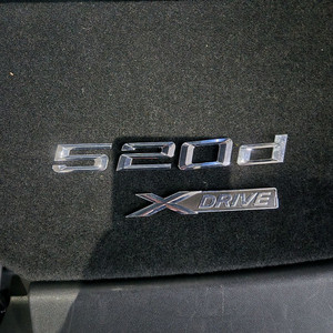 BMW f10 520d 정품 엠블럼 중고