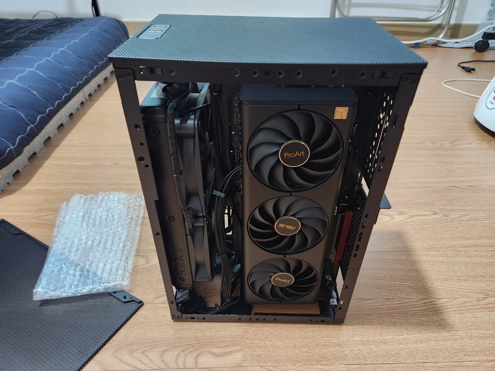 SFF 미니 컴퓨터 4070ti 팝니다. 이미지