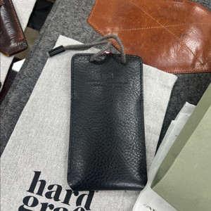 새상품 HardGraft 아이폰 13미니, SE, 5, 5S 수제가죽케이스