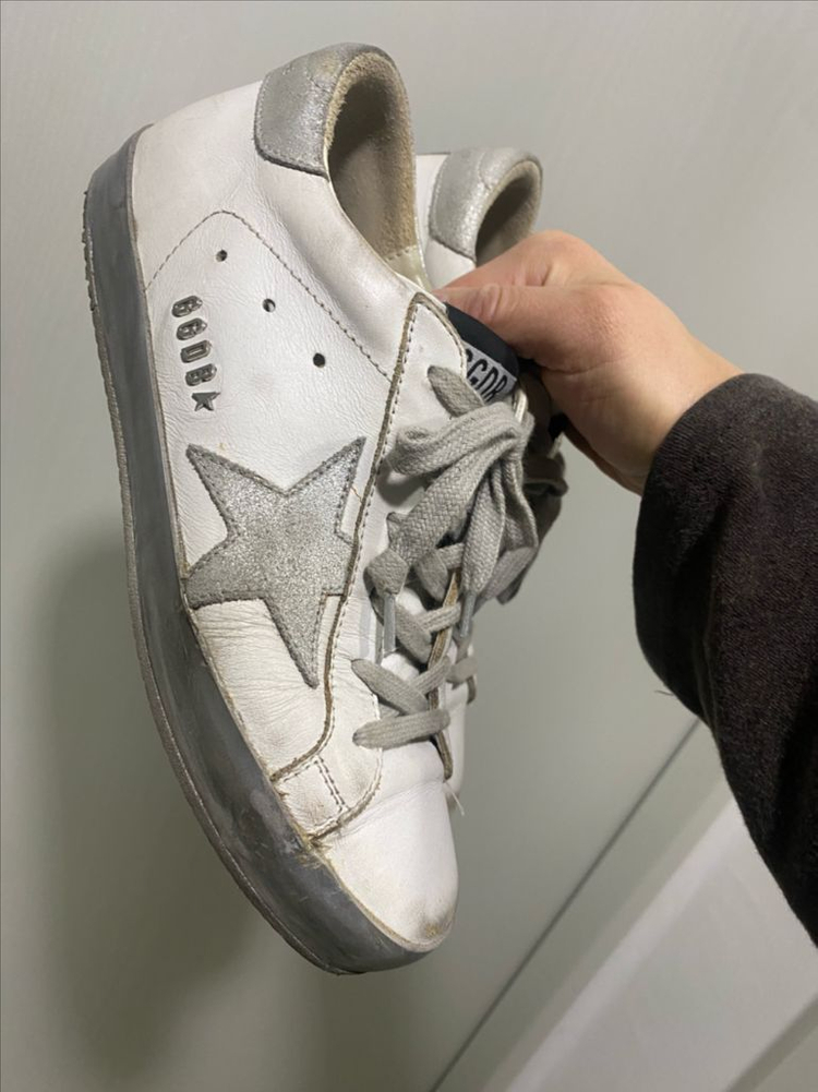 골든구스 슈퍼스타 실버 36사이즈 팝니다!--3