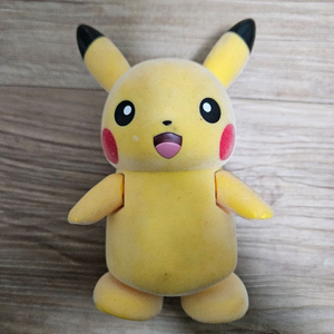 말하고 걷는 피카츄