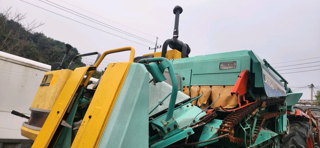 장기간 방치한 대동 2조식 콤바인 운반차 R1-191R--6