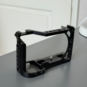 소니 a6400 스몰리그 케이지 판매합니다.