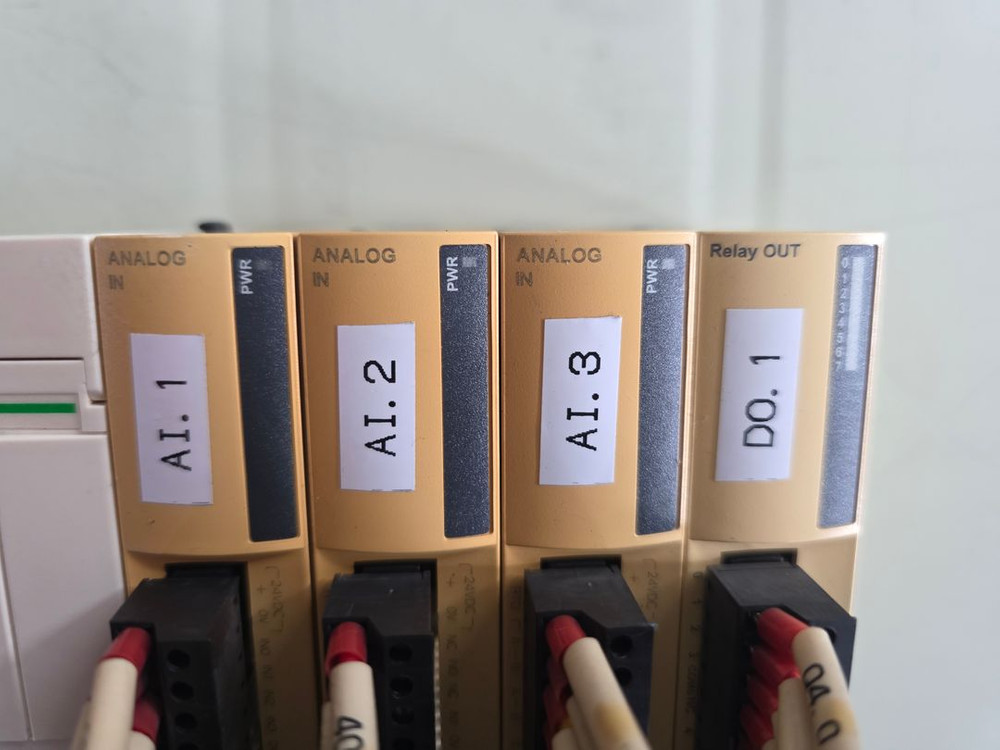 슈나이더 Twido PLC 본체 + 확장모듈 이미지