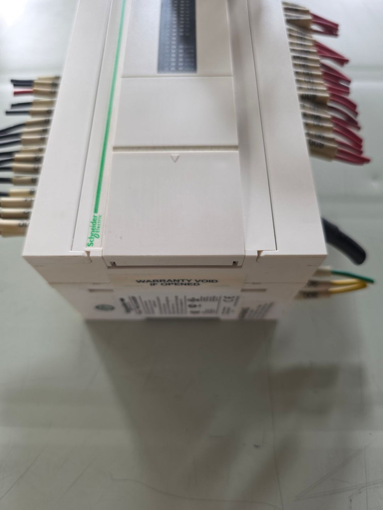 슈나이더 Twido PLC 본체 + 확장모듈 이미지