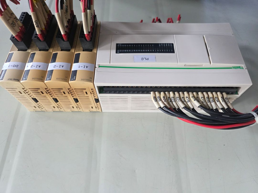 슈나이더 Twido PLC 본체 + 확장모듈 이미지