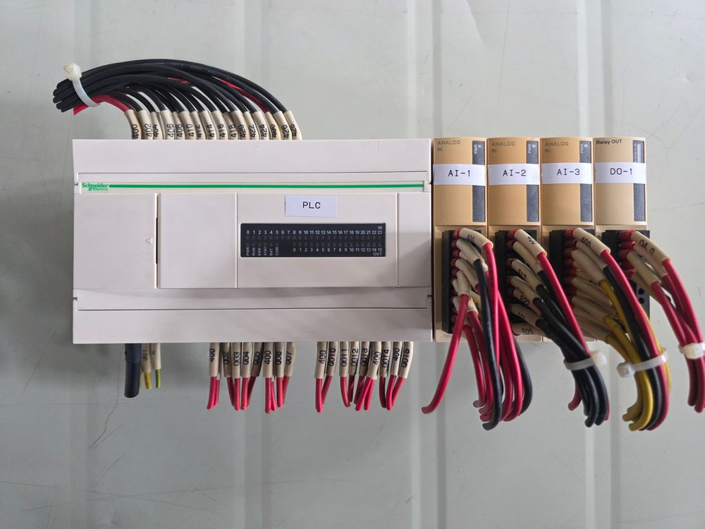 슈나이더 Twido PLC 본체 + 확장모듈 이미지