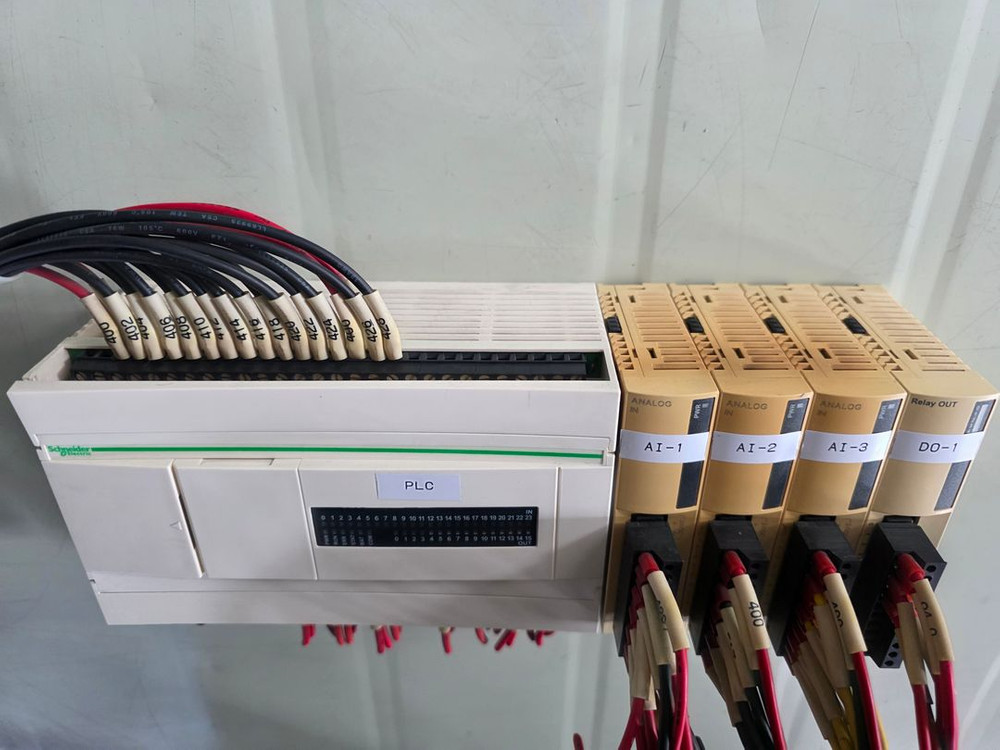 슈나이더 Twido PLC 본체 + 확장모듈 이미지