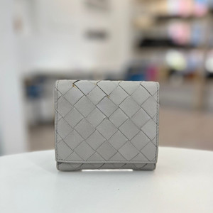 [중고명품 럭스올 울산점]보테가베네타 인트레치아토 버튼 플랩 반지갑