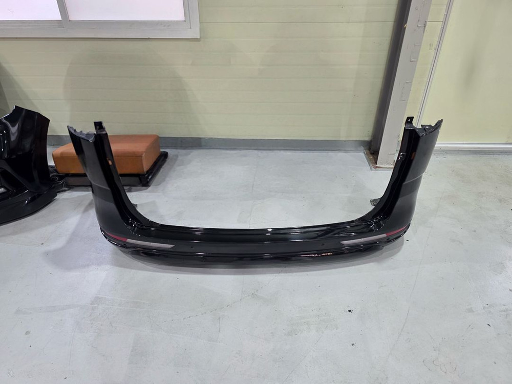 4세카니발(ka4) 하이리무진 앞,뒤 범퍼(에어댐포함) 판매합니다.--3