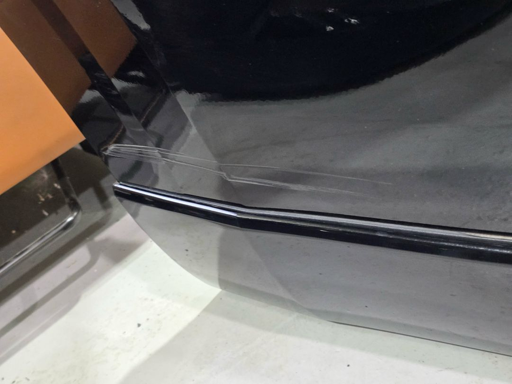 4세카니발(ka4) 하이리무진 앞,뒤 범퍼(에어댐포함) 판매합니다.--6