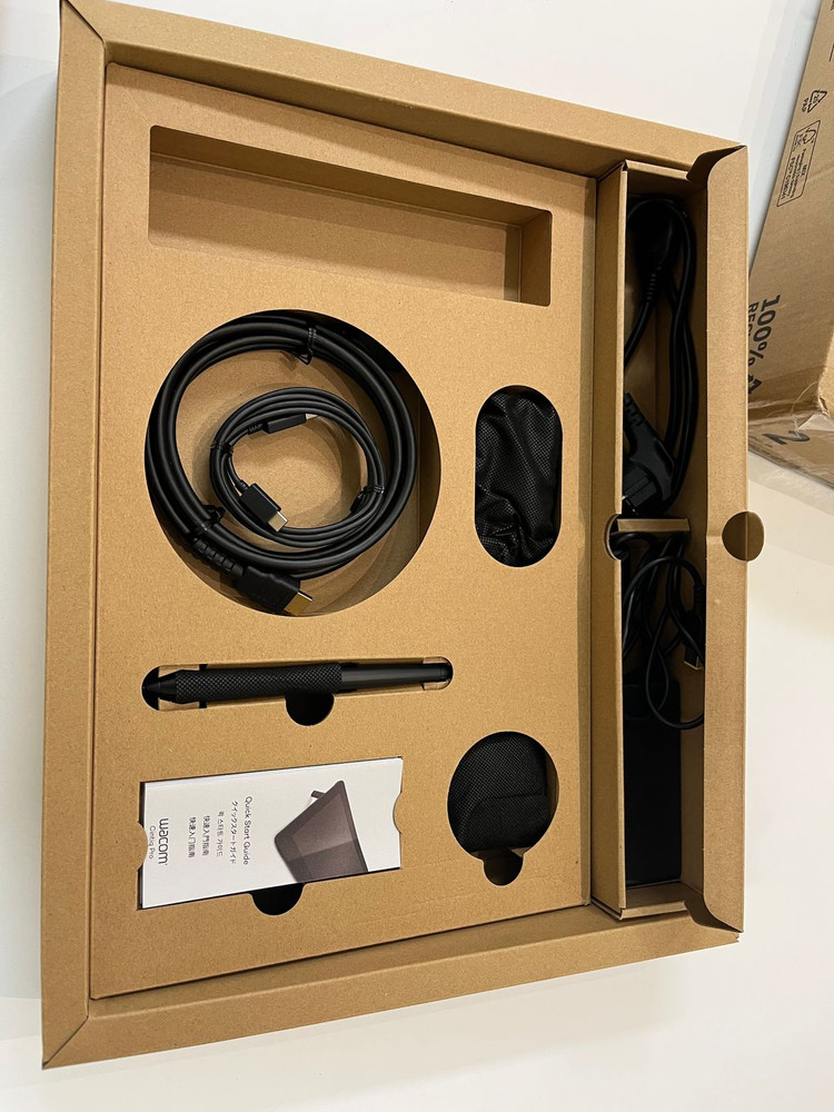 와콤 신티크 프로 16인치 DTH-167 S급 풀박스 + 와콤 공식 거치대(별매용) 판매--3