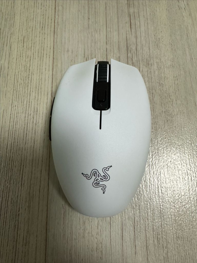 레이저 오로치 v2 무선마우스 판매합니다.--2