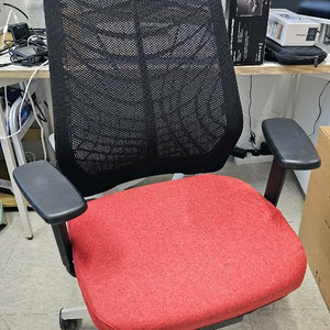 인터스툴 조이스 블랙 하이엔드 사무용 의자 판매