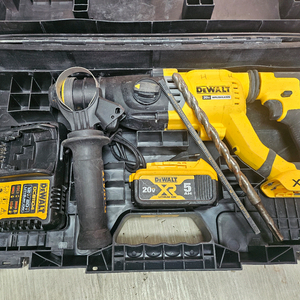 디월트 20V MAX 브러쉬리스 충전 해머 드릴 세트