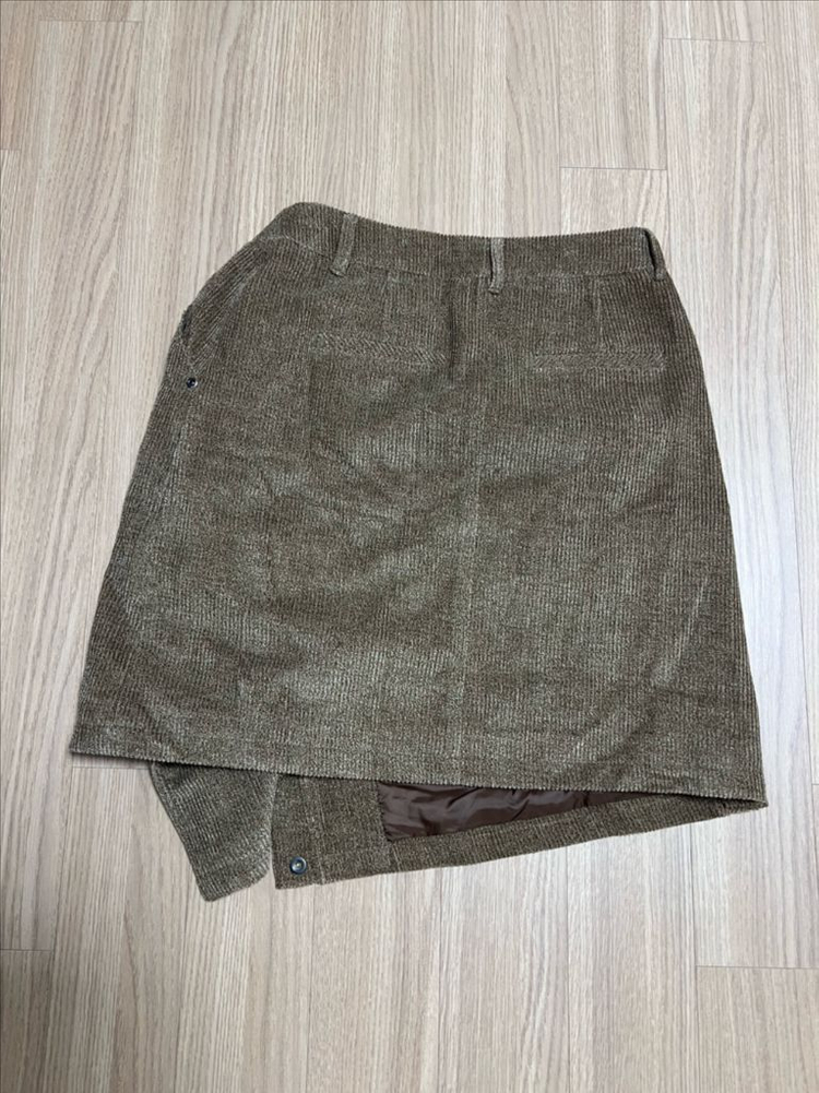 인사일런스 코로듀이 언밸런스 스커트 팝니다 s--3