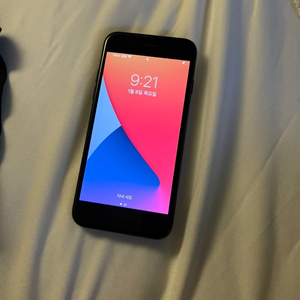 아이폰7 128기가 (배터리 서능 100)