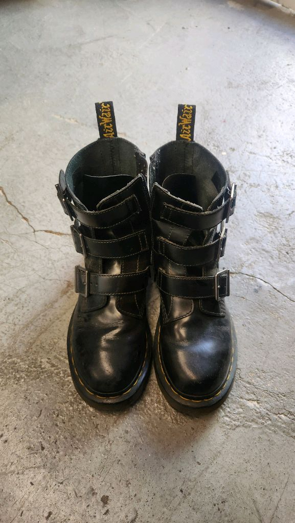 닥터마틴 블레이크 버클 부츠 블랙 uk4 235--6
