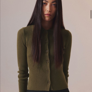 인사일런스 슬림 리브드 버튼 카디건 카키 m