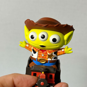 디즈니픽사 토이스토리 알린 우디 복장 피규어