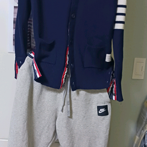 톰브라운 스트라이프 가디건