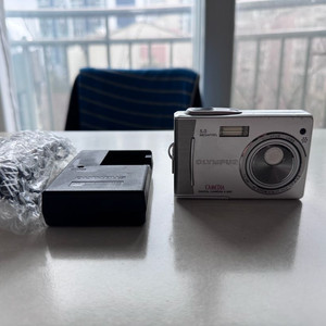 올림푸스 CAMEDIA X-600 디지털 카메라