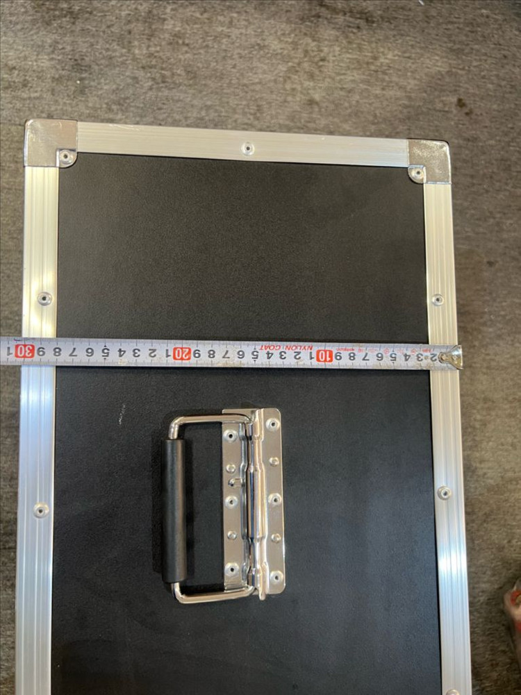 블랙 알루미늄 장비 케이스입니다--4