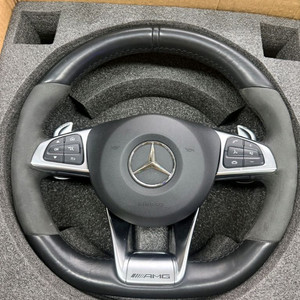 2016 벤츠 w205 AMG 알칸트라 순정핸들