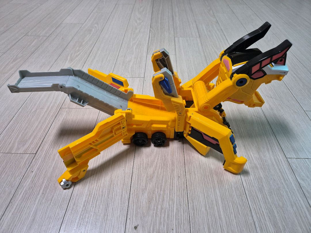 공룡메카드 메가트리케라 팔아요(택포)--3