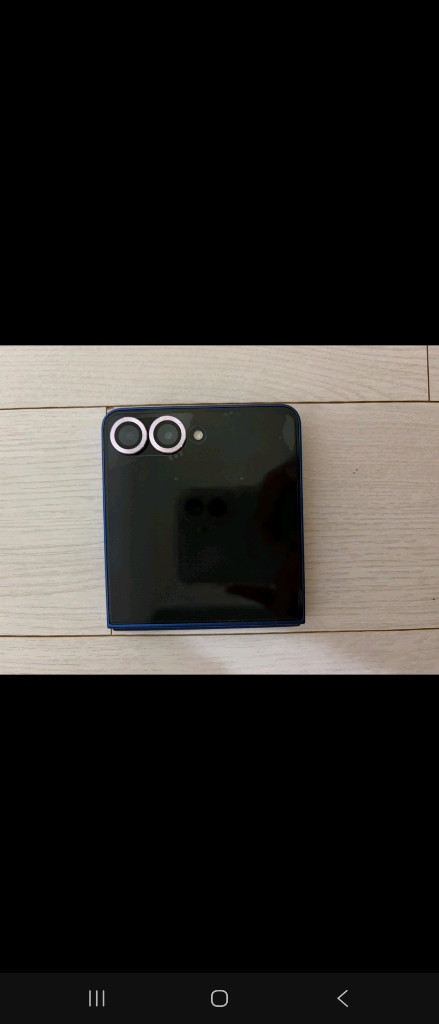 갤럭시 Z플립7 256GB 신품급--3