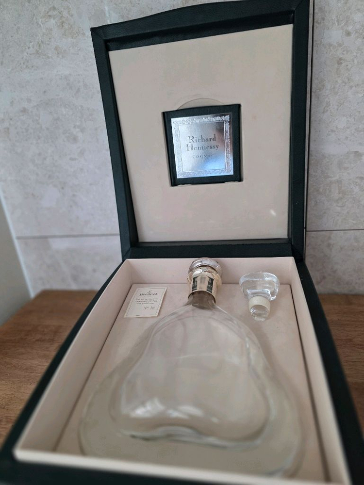 리차드 헤네시 공병 팝니다 이미지