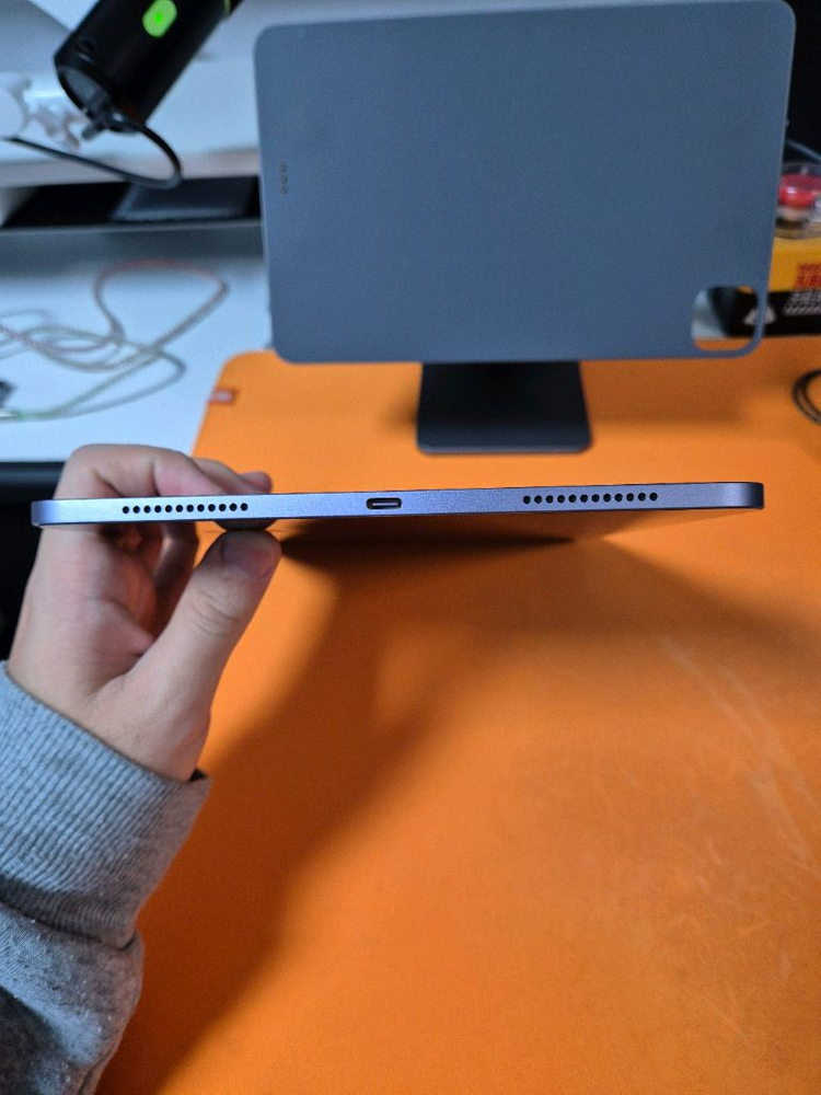 아이패드 에어5 M1 + 무선 거치대 팝니다.--5