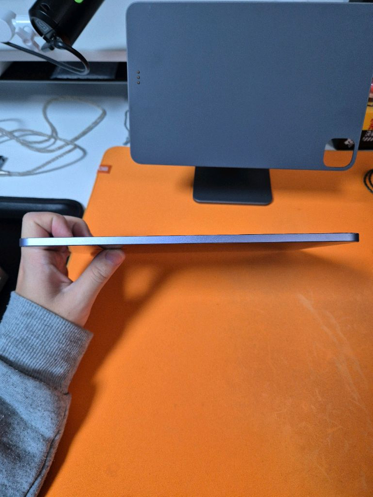 아이패드 에어5 M1 + 무선 거치대 팝니다.--6