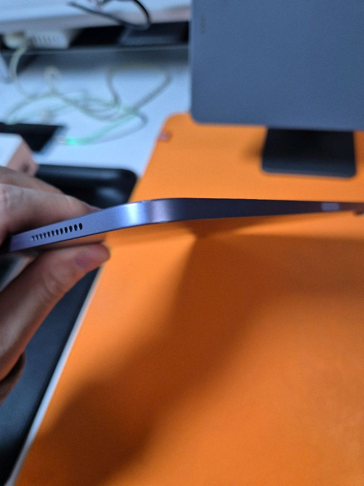 아이패드 에어5 M1 + 무선 거치대 팝니다.--7