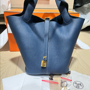 에르메스 피코탄22 블루드프뤼스 w각인 이미지