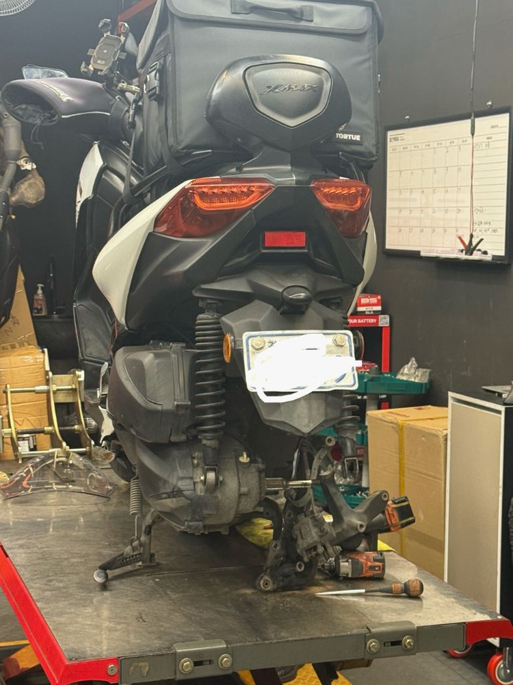 xmax300 20년식 이미지