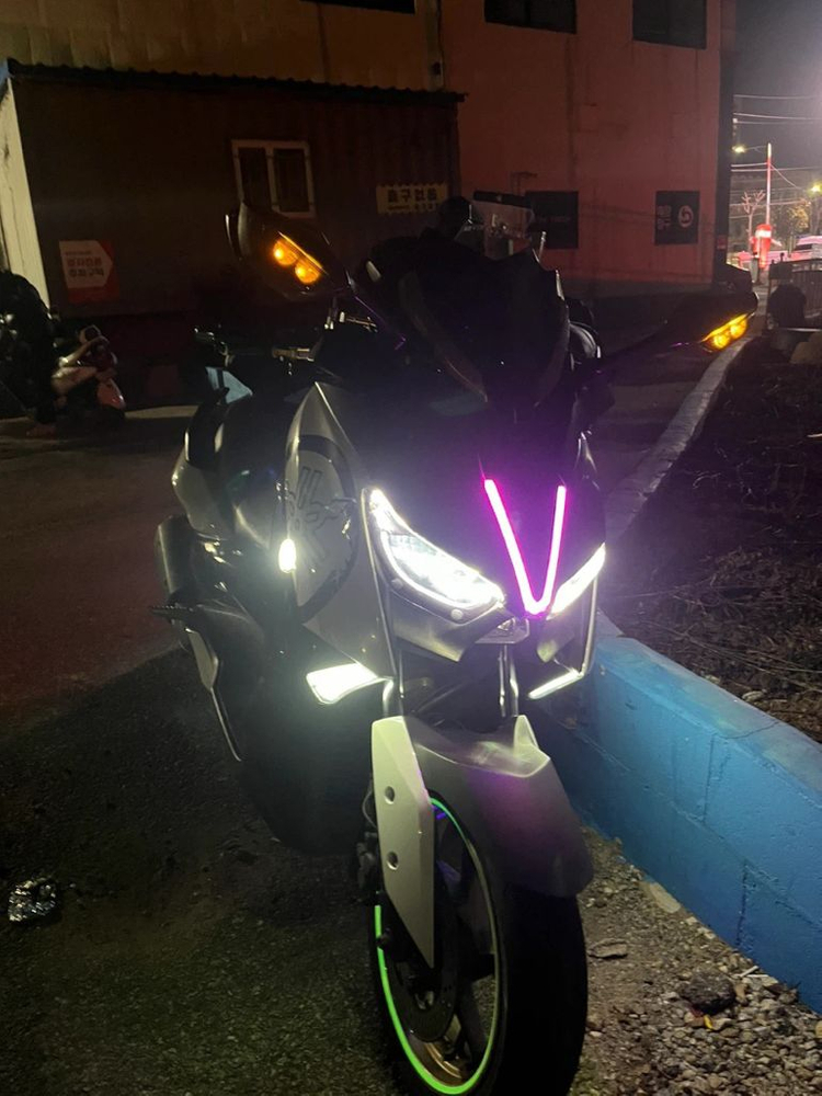 xmax300 20년식 이미지