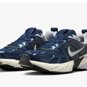 쿨거래시 10만9천택포! 당일발송! 미착용 새제품 정품 나이키 V2K 런 러닝화 일상화 사이즈 285