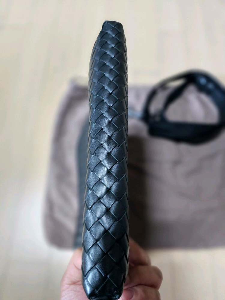 보테가베네타 크로스백 팝니다--1