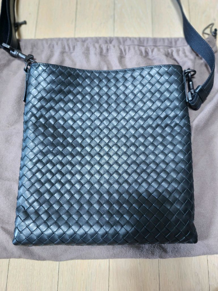 보테가베네타 크로스백 팝니다--9