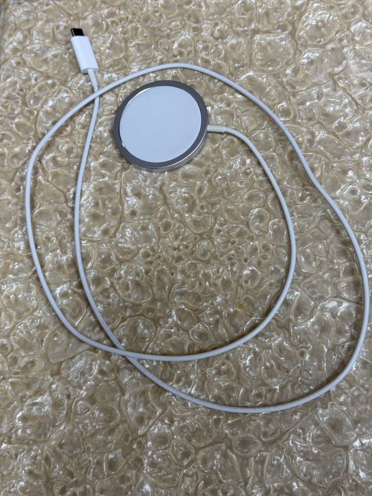 애플 맥세이프 무선충전기--1