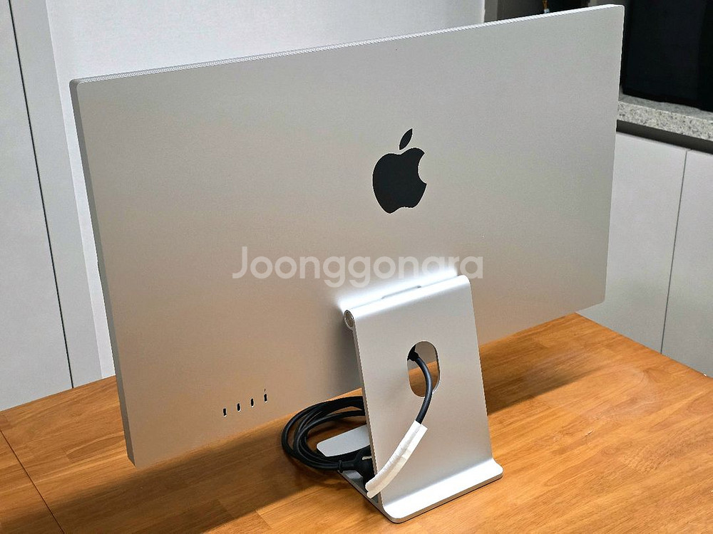 애플 스튜디오 디스플레이--4