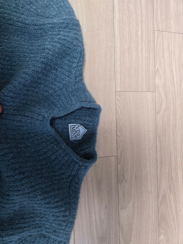 베뉴먼트 니트 이미지