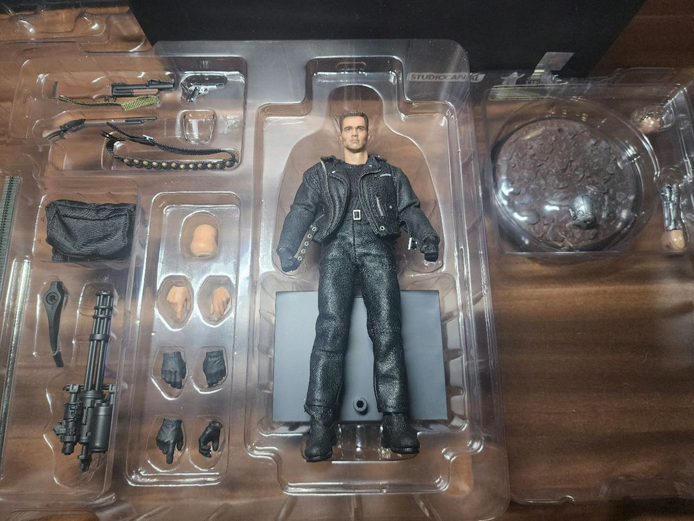 great twins 터미네이터 팝니다. 1/12액션피규어--0