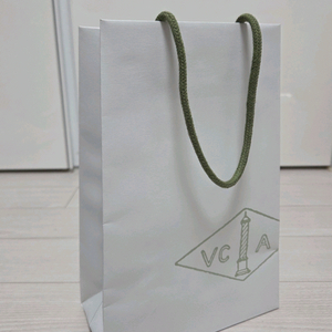 반클리프 아펠 쇼핑백 판매