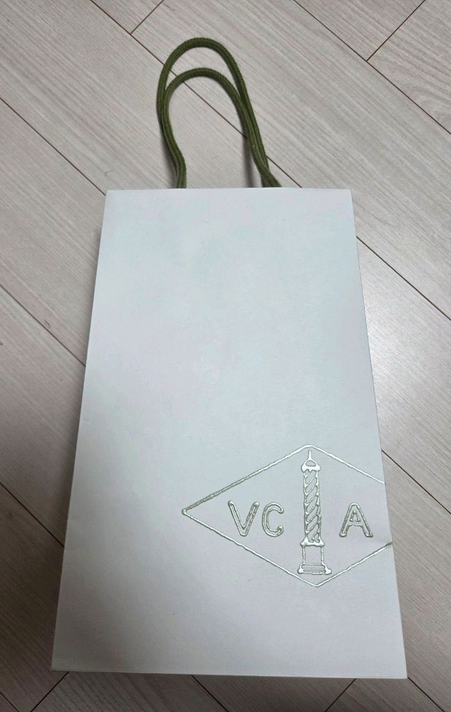 반클리프 아펠 쇼핑백 판매--2