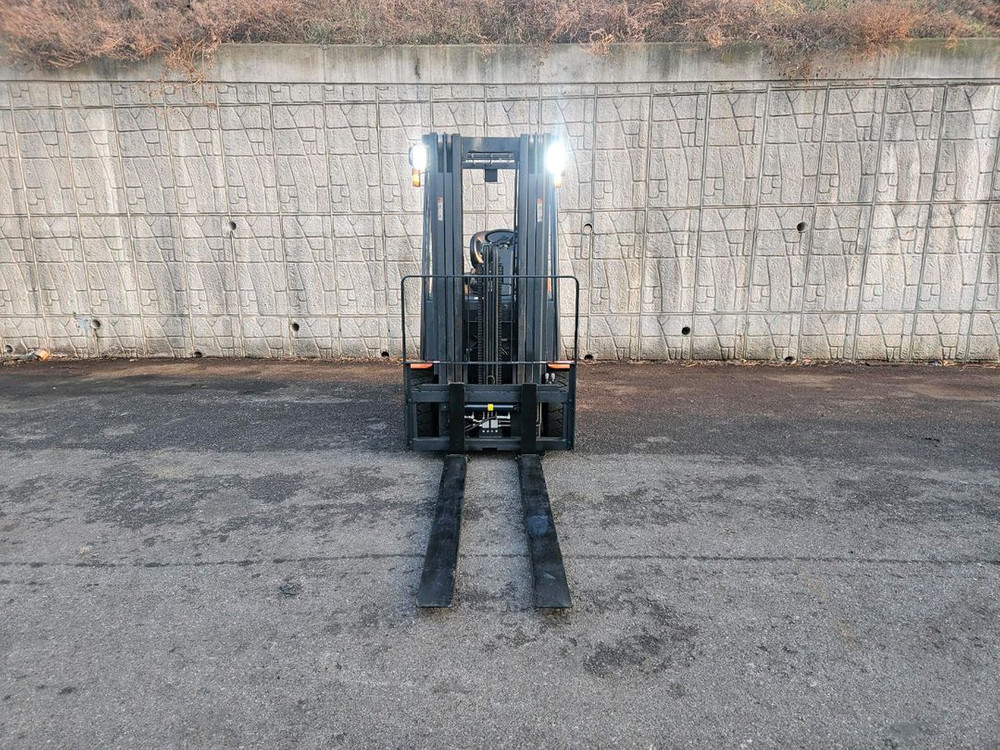 (중고지게차) 두산 B25NS 전동좌식 2.5톤 지게차 (3단, 4스플,사이드쉬프트--5