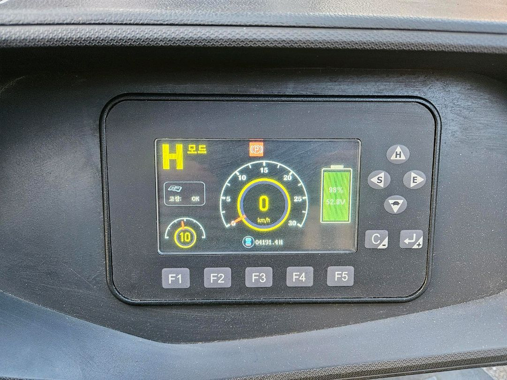 (중고지게차) 두산 B25NS 전동좌식 2.5톤 지게차 (3단, 4스플,사이드쉬프트--8